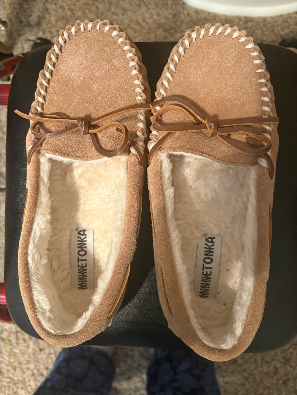 Minnetonka Petra Trapper Womens Beige Suede Loafer Slippers Shoes | Size 8